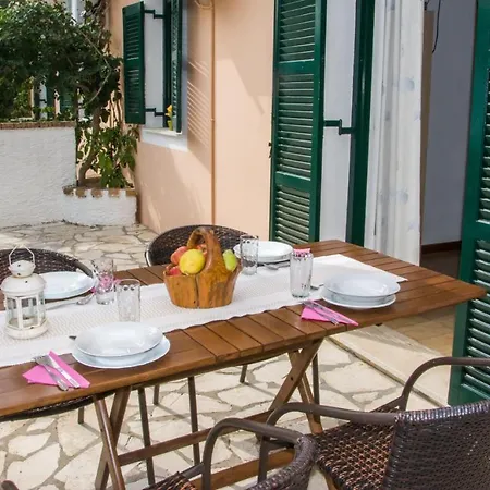 Eleni'S Apartments Barbati Exterior photo