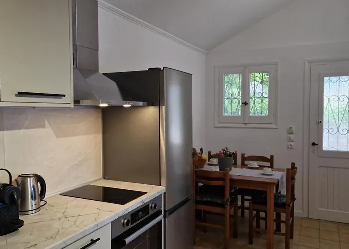 Eleni\'S Apartments