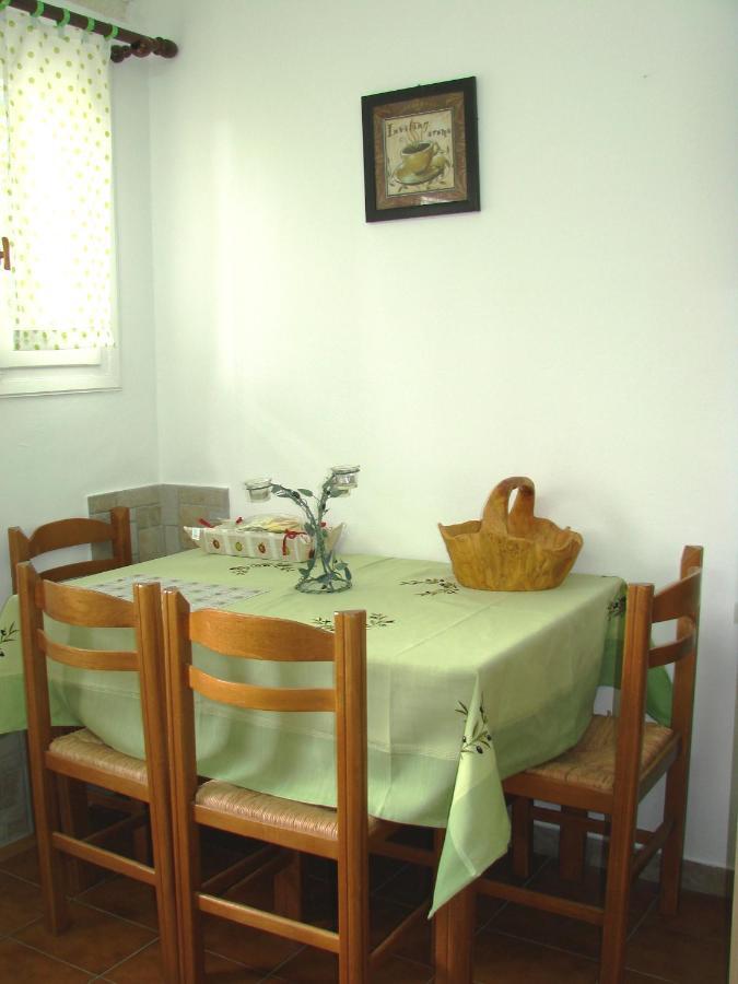 Eleni's Apartment Barbati
